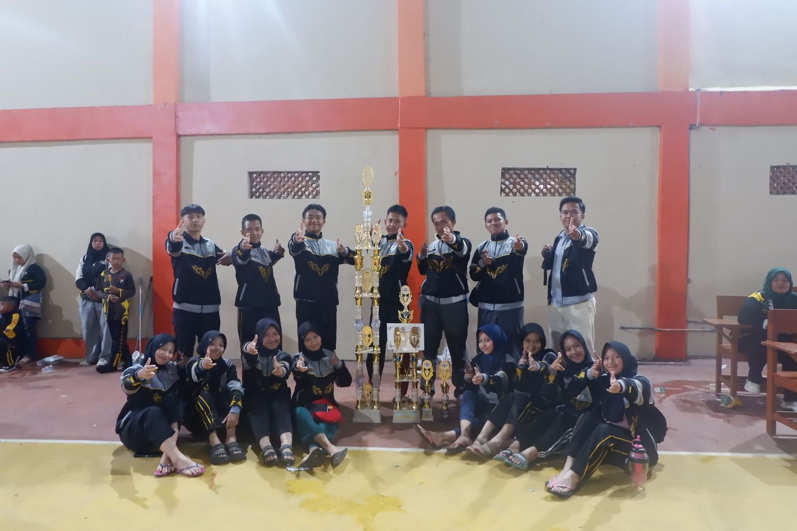 Tim Paskibra SMA Negeri 9 Garut Raih Prestasi di LKBB Gelora Pastina Competition Season 2 Tim Paskibra SMA Negeri 9 Garut Raih Prestasi di LKBB Gelora Pastina Competition Season 2