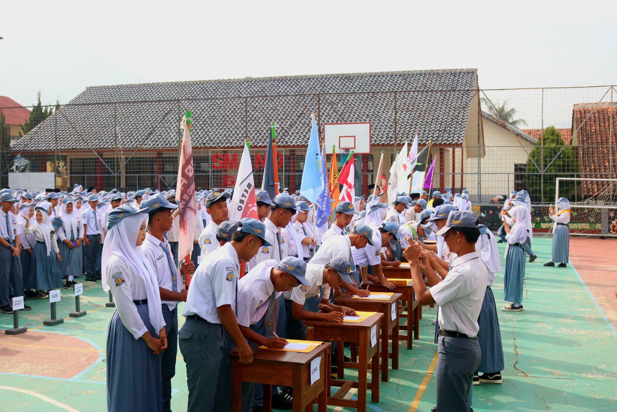 Resmi Dilantik! Pengurus Baru Ekstrakurikuler SMA Negeri 9 Garut Siap Jalankan Amanah Resmi Dilantik! Pengurus Baru Ekstrakurikuler SMA Negeri 9 Garut Siap Jalankan Amanah