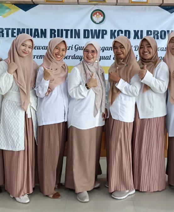 Dharma Wanita Persatuan SMA Negeri 9 Garut Raih Prestasi pada Pertemuan Rutin DWP KCD XI Memperingati Hari Guru Nasional
